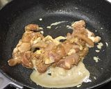 รูปขั้นตอนการทำที่ 4 ของ ไก่ผัดเม็ดมะม่วง