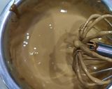 Foto langkah ke 3 dari resep Dalgona Dessert Cake.