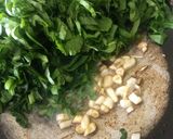 A picture of step 2 of Paneer Makhan Palak.