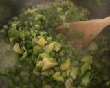 A picture of step 1 of Cream of Minted Pea and Sprout Soup.