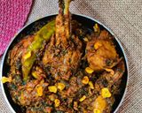 A picture of step 9 of Palak chicken masala.