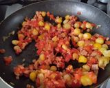Foto del paso 2 de la receta: Salsa ó Dip de maíz🌽 tierno, pimiento🫑 y salchichón de cerdo🥓🫕🍟