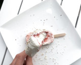 Foto del paso 4 de la receta: Helado cremoso “Cheesecake” con topping de avellana 🍧