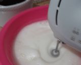 Foto langkah ke 4 dari resep Banana Roll Choco Cake.