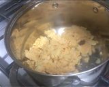A picture of step 8 of Kanda batata puri.
