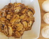 Foto del paso 6 de la receta: Champiñones Salteados con ajo, cebolla y soja dulce