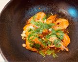 A picture of step 2 of Tomato sauce, garlic prawn.