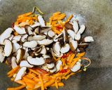 Foto langkah ke 4 dari resep Tumis Tofu Jamur Shitake.