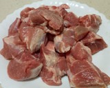 Foto del paso 1 de la receta: Guisadillo de carne con Níscalos en olla express