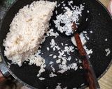 Foto langkah ke 4 dari resep Nasi Tim Ayam Jamur.