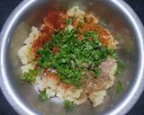 A picture of step 1 of Shimla Mirch Tikki Chaat.