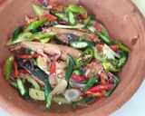 Foto langkah ke 4 dari resep Pindang Tongkol Cabe hijau.