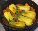 Une image de l'étape 15 de Shanghai pak choi braisés citron tomates carottes et galanga.