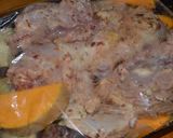 Foto del paso 4 de la receta: Muslos de pollo con hierbas y vegetales
