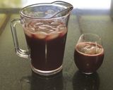 Foto del paso 4 de la receta: Cóctel de vino con cerezas y frutillas