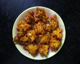 A picture of step 7 of Cabbage ke pakode.