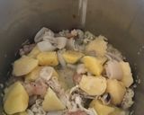 Foto del paso 4 de la receta Guiso de calamar y gambones, con patatas, cebolla y guisantes
