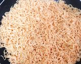 Hình bước làm 3 của món Mì xào bò