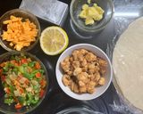 Foto langkah ke 5 dari resep Chicken Quesadilla.