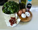 Foto del paso 1 de la receta Tortilla de acelgas, jamón y queso