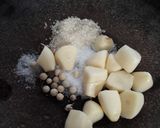 Foto langkah ke 1 dari resep Kaldu Daging Simple.