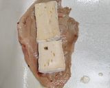 Une image de l'étape 2 de Spiringue de porc gratiné au brie et jambon de parme.