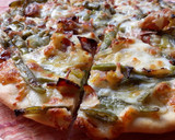 Foto del paso 4 de la receta: Pizza de judías verdes salteadas con bacon