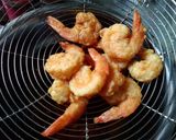 Foto langkah ke 2 dari resep Salted egg yolk prawns (Udang saus telur asin).