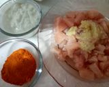 A picture of step 1 of Chicken tikka chunks.