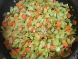 Lasaña de verduras, champiñones y gambas