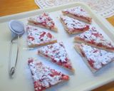 Nagyi szamócás (reszelt) lepénye recept fázis 5 fotója