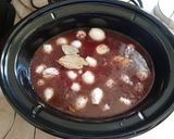 Coq au vin - a francia vörösboros kakaspörkölt lassú főzőben recept fázis 2 fotója