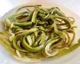 Hình bước làm 1 của món Gỏi Rau Tiến Vua Chả Lụa