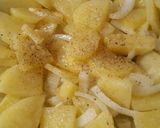 Foto del paso 2 de la receta: Tortilla de papas y cebolla