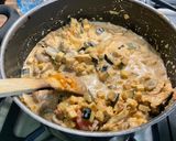 Une image de l'étape 20 de Soupe façon thaïlandaise au poulet, aubergine et curry.