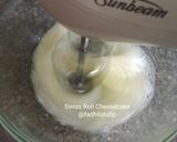 Foto langkah ke 3 dari resep Swiss roll cheesecake (gluten-free & 2 telur).