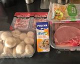 Foto del paso 1 de la receta: Chuletas de cerdo con salsa de champiñones y crujiente de bacon