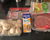Foto del paso 1 de la receta: Chuletas de cerdo con salsa de champiñones y crujiente de bacon