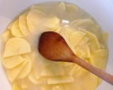 Brokkolis krumplifőzelék recept fázis 1 fotója