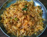 Foto langkah ke 6 dari resep Kwetiau Goreng Ayam.