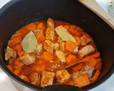 Foto del paso 4 de la receta: Estofado de cerdo con patatas y zanahorias