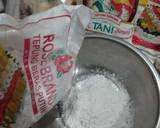 Foto langkah ke 3 dari resep Kue Lumpang Bunga Telang.