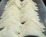Foto langkah ke 7 dari resep Sambosa isi sayur (Kulit pangsit).