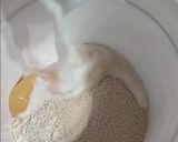 Foto del paso 1 de la receta: Medialunas integrales sin azúcar rellenas de dulce de membrillo🥐