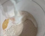 Foto del paso 1 de la receta: Medialunas integrales sin azúcar rellenas de dulce de membrillo🥐