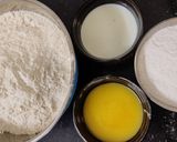 खुसखुशीत गोड शंकरपाळी (shankarpali recipe in marathi) रेसिपी स्टेप 1 फोटो 