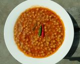 A picture of step 6 of Lahori Choley🍲😋.