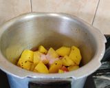 A picture of step 5 of Tomato Potato Curry with Panch Phoran.
