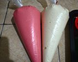 Foto langkah ke 5 dari resep Bolu Kukus Merah Putih.