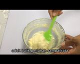 Foto langkah ke 3 dari resep Bolu susu 1 telur tanpa mixer.